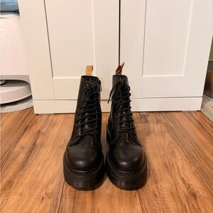 Doc Martens platform Boots - Black